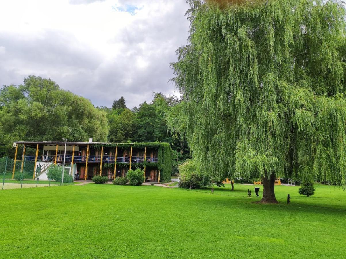 Lavka Park Skochovice Hotel Vrane nad Vltavou Exterior photo