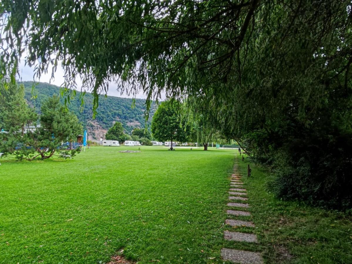 Lavka Park Skochovice Hotel Vrane nad Vltavou Exterior photo